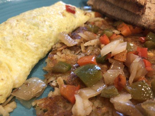 Spinach, onion, Swiss 2 egg omelette. Hash browns with onion and peppers--yummmm