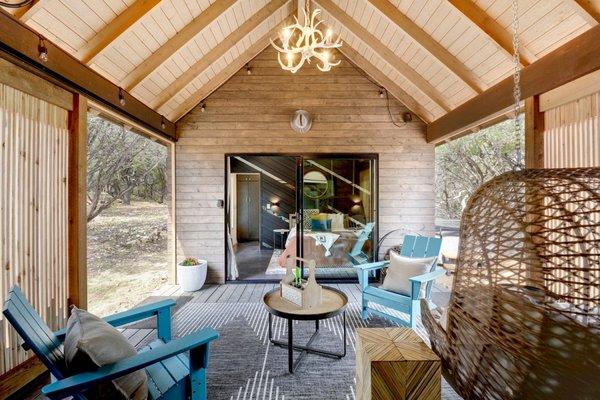 Breezeway Cabin + Hot Tub + Fire Pit + Hill Country Views