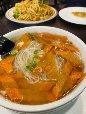 Vegetable rice noodle soup