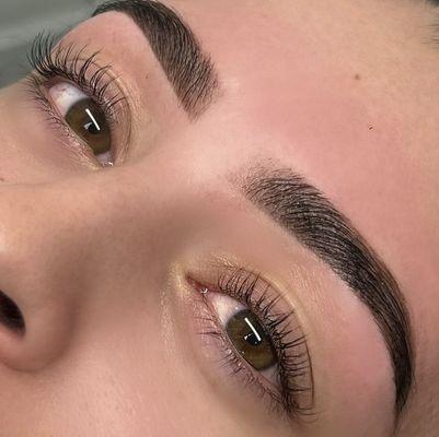 Brow dye & sculpt