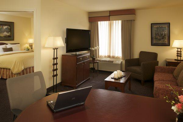 Larkspur Landing Hillsboro Suite Accommodations