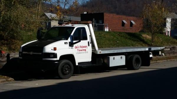 24 hour tow and recovery service