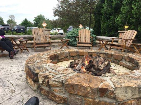 Such a cozy place to sit after dinner and drinks inside . I love the the atmosphere  .