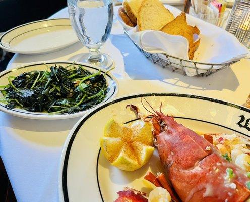 Pork belly kale, bread basket, lobster