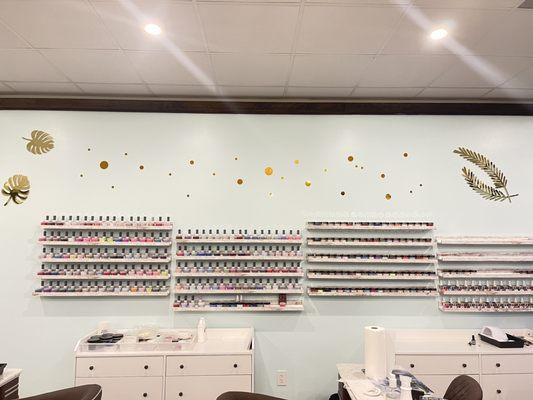 Nail bar