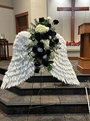 Angel wings arrangement