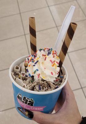 Chocolate Chip Cookie Oreo w/ chocolate drizzle ice cream w/ Whip cream, sprinkles, and wafers to top it off!