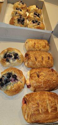 Strawberry creme cheese CROISSANTS plus 2x deliciously simple Blueberry SCONES