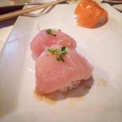 Albacore and salmon sushi