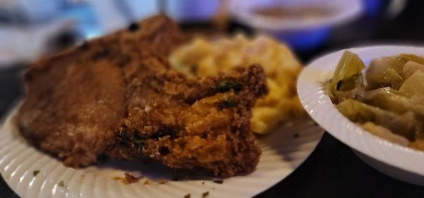 Fried chicken, mac & cheese and vegetables. Talk this was good!