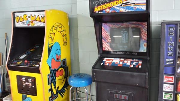 Who can resist Asteroids and Pac-Man while you wait?