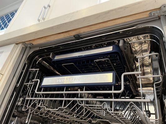 Reliable dishwasher repair - Resolved a clogged spray arm, ensuring a spotless clean and smooth operation.