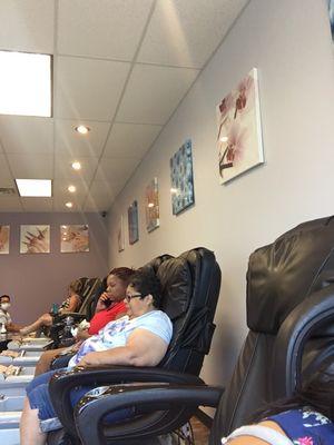 6 pedicure chairs