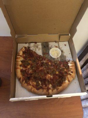 Bacon cheeseburger pizza was fantastic!