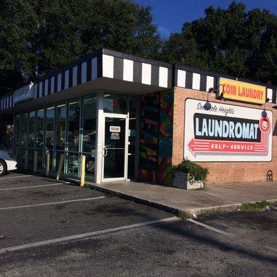 Exterior of Seminole Heights Laundromat. Vintage vibes!