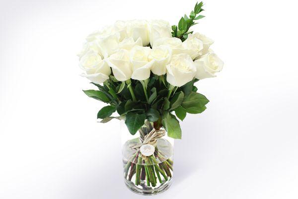 Flowers: premium white roses, from eco-friendly farms in Ecuador and Columbia