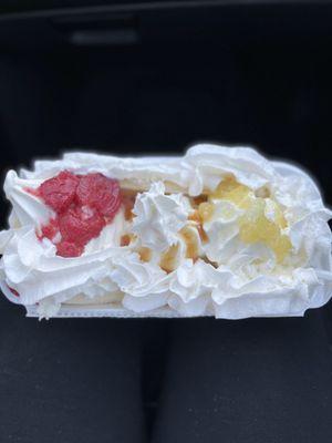 Banana split sundae