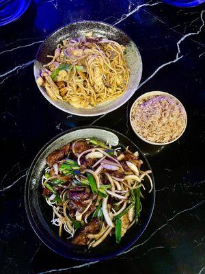 Chicken Lo Mein & Mongolian Beef