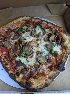 Sausage, mushroom, & spinach $16