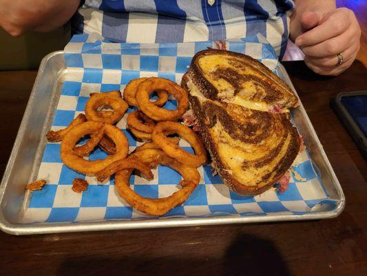 reuben with onion wings