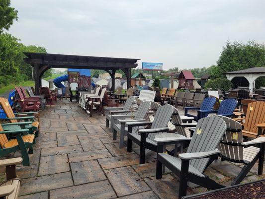 Poly furniture and Kingston pergola on outdoor patio.