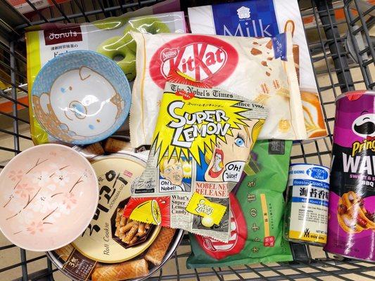 Grabbing some snacks (and cute bowls!)