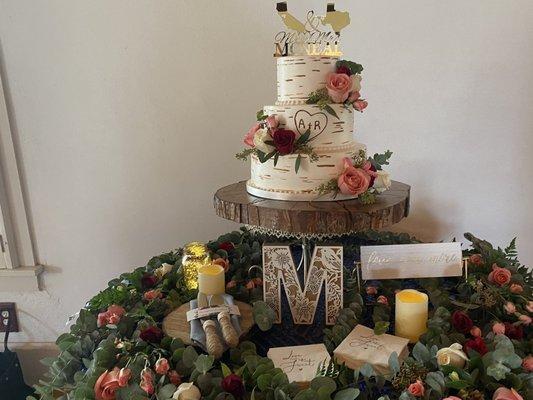 Cake, flowers, wedding