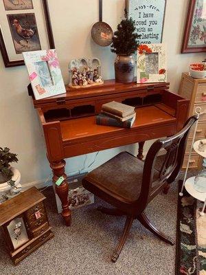 Spinet desk, great shape!