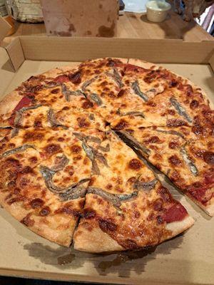 Anchovies pizza. With just the right amount of anchovies.