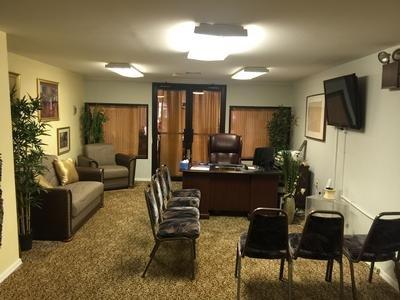 Arrangement Office #2 Spacious and comfortable to suite intimate or large sized families