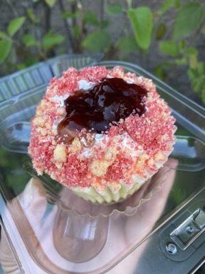 Strawberry cheesecake cupcake