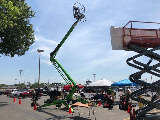 Robin Rents at Lowes Pro Day.