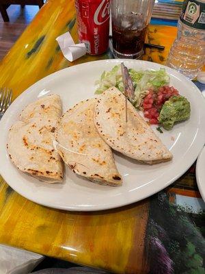 Pollo Quesadillas