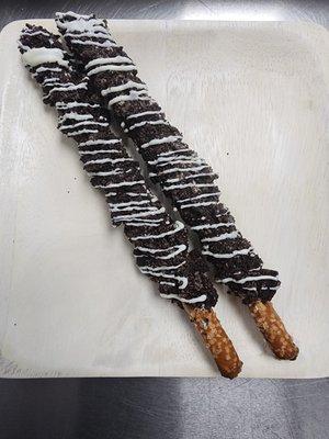 Cookies & Cream Gourmet Pretzels