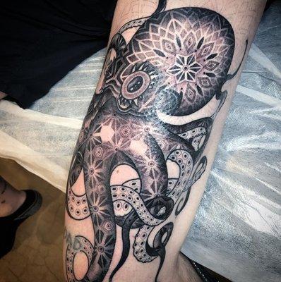 Black and Grey Octopus by Billy Baca(IG: @billybaca)