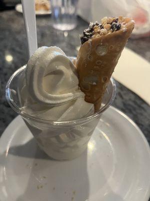 Cannoli sundae