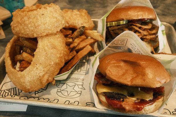 kids burger, rodeo bbq burger, onion rings + fry combo