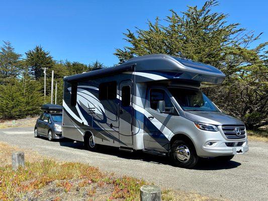 This nice looking class C RV from La Mesa is a Complete piece of shit. Avoid these people.