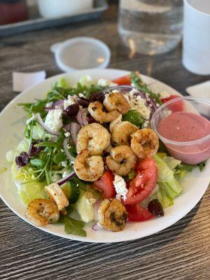 Salad with grilled shrimp