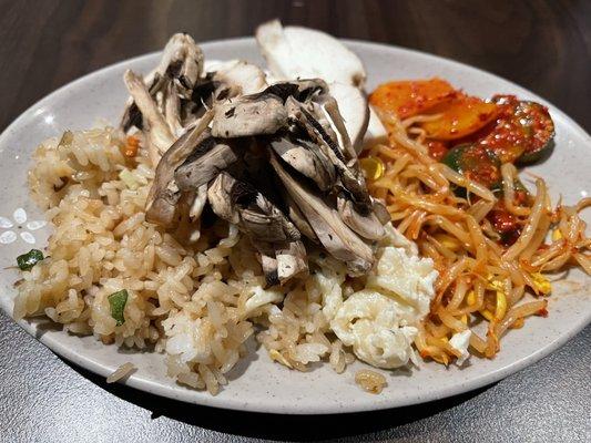 Sides: fried rice, mushrooms, macaroni salad, pickled ginger and cucumbers, and bean sprouts