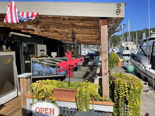 Friday Harbor Seafood, right on the dock!