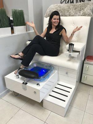 Laurie Jennings channel 10 news anchor enjoying a pedicure at Salon5...ink