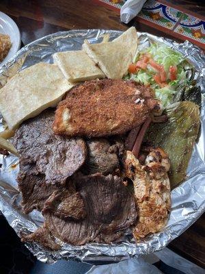 Molcajete, Carne, Pollo, Chorizo