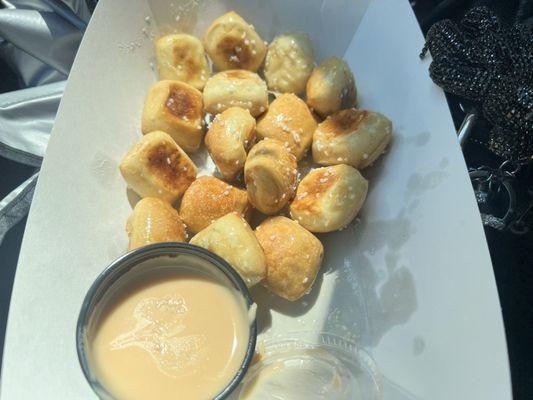 Pretzel Bites w/cheese sauce