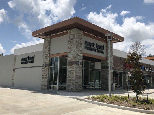 We are so excited to be a part of the Creekside community in The Woodlands! We are now open.