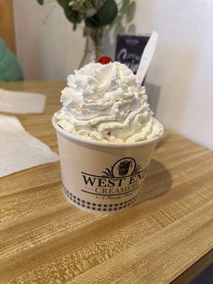 Small Sundae with Moosetracks peanut butter & hot fudge.