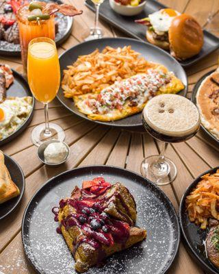 Brunch Daily + A Full Bar