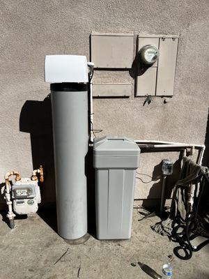 1.5 cft i512 Clack Softener System w/ weather valve cover for outdoor installation