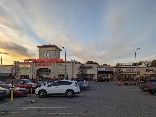 Ba Hue Market