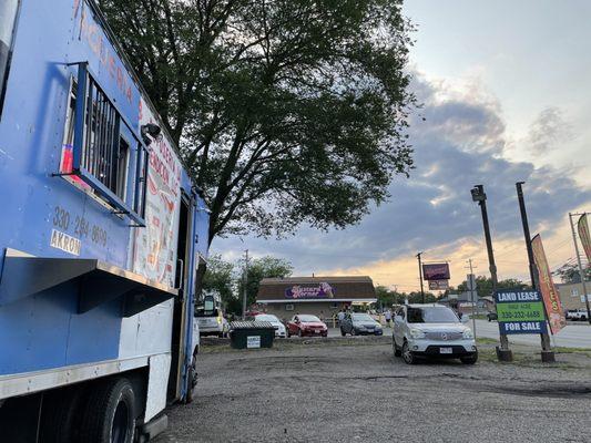 Great location, grab tacos then custard.